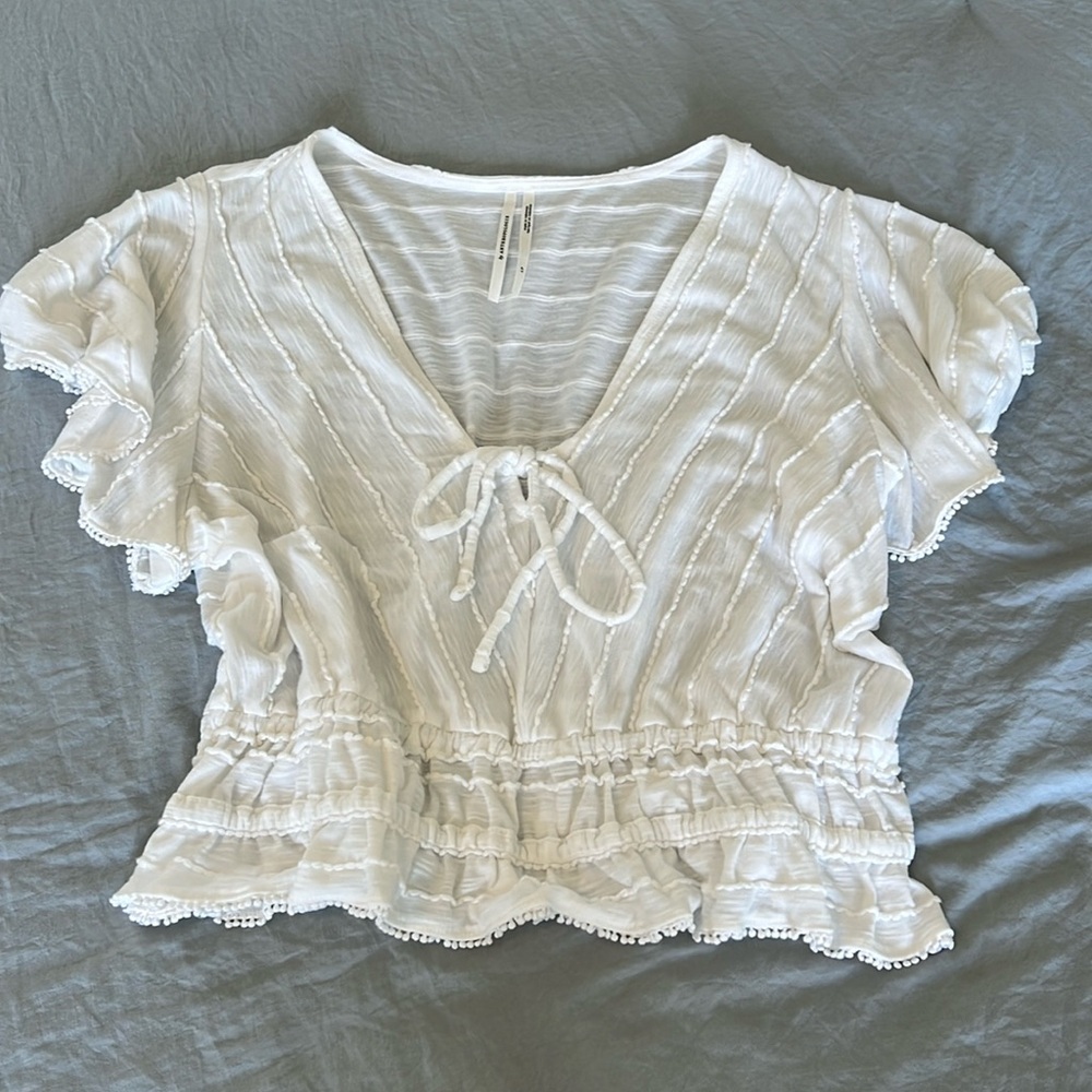 Anthropologie white v neck flutter sleeve top size LP